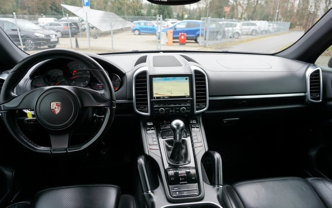 Porsche Cayenne cena 79900 przebieg: 240000, rok produkcji 2010 z Działoszyn małe 277
